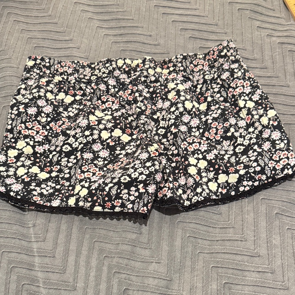GapBody Floral Print Cotton Poplin Pajama Shorts - Picture 4 of 7